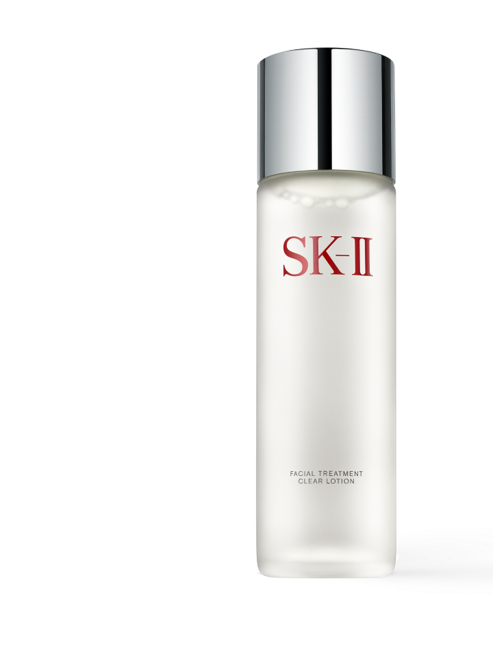 SK-II Facial Treatment Clear Lotion is a skin toner that evens and smooths skin for a glowing look